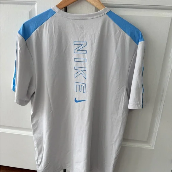 Nike Men's Light Blue and White Short Sleeve Tee - Picture 2 of 5